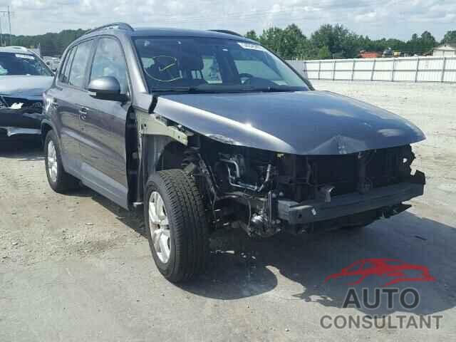 VOLKSWAGEN TIGUAN 2015 - WVGAV7AX1FW536810