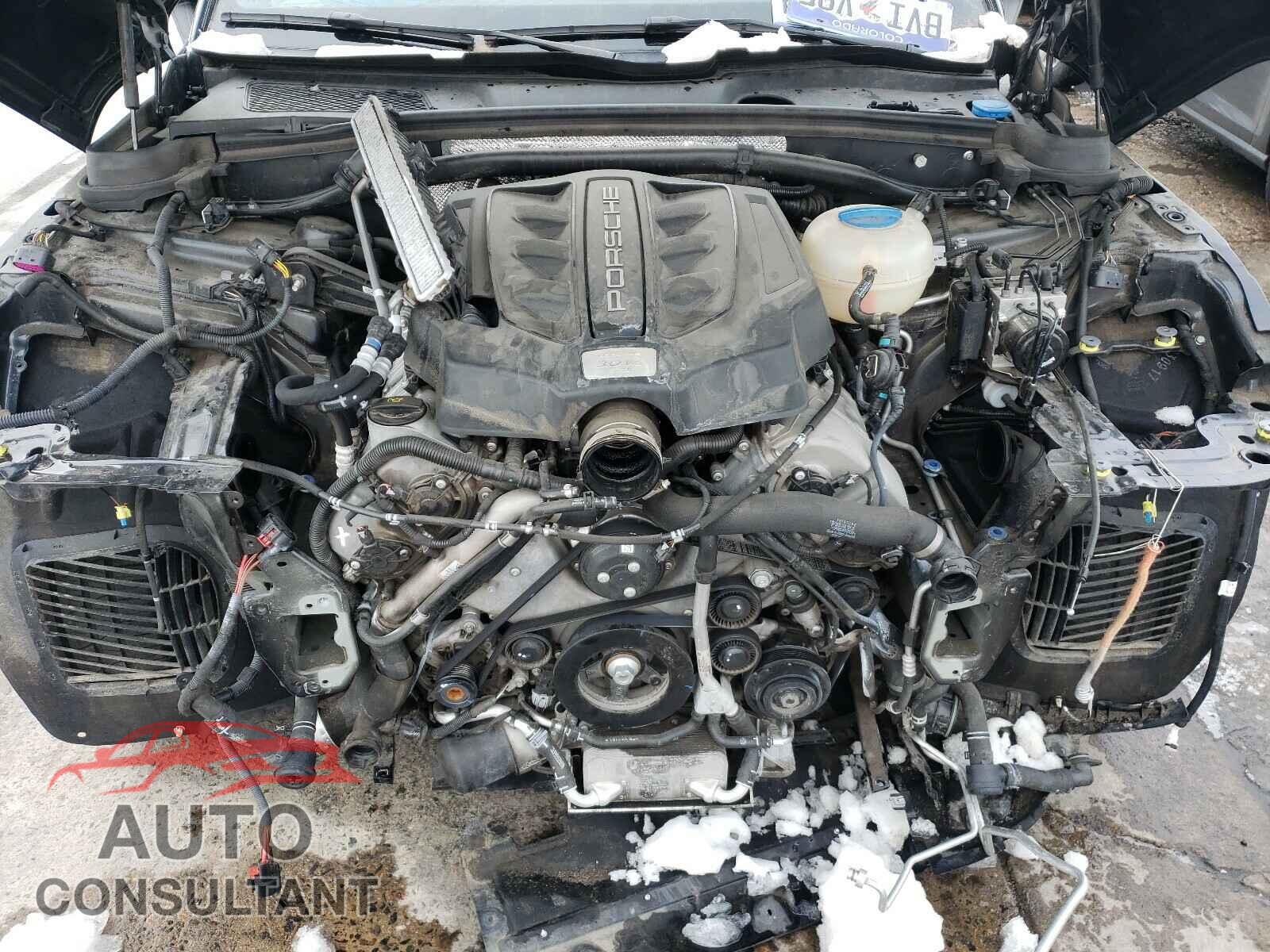 PORSCHE MACAN 2018 - WP1AG2A57JLB61563
