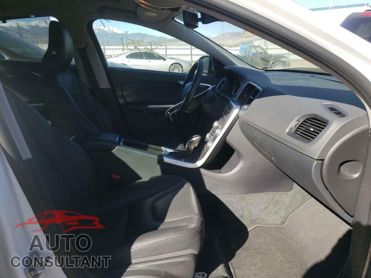 VOLVO S60 2017 - LYV402TK3HB195827