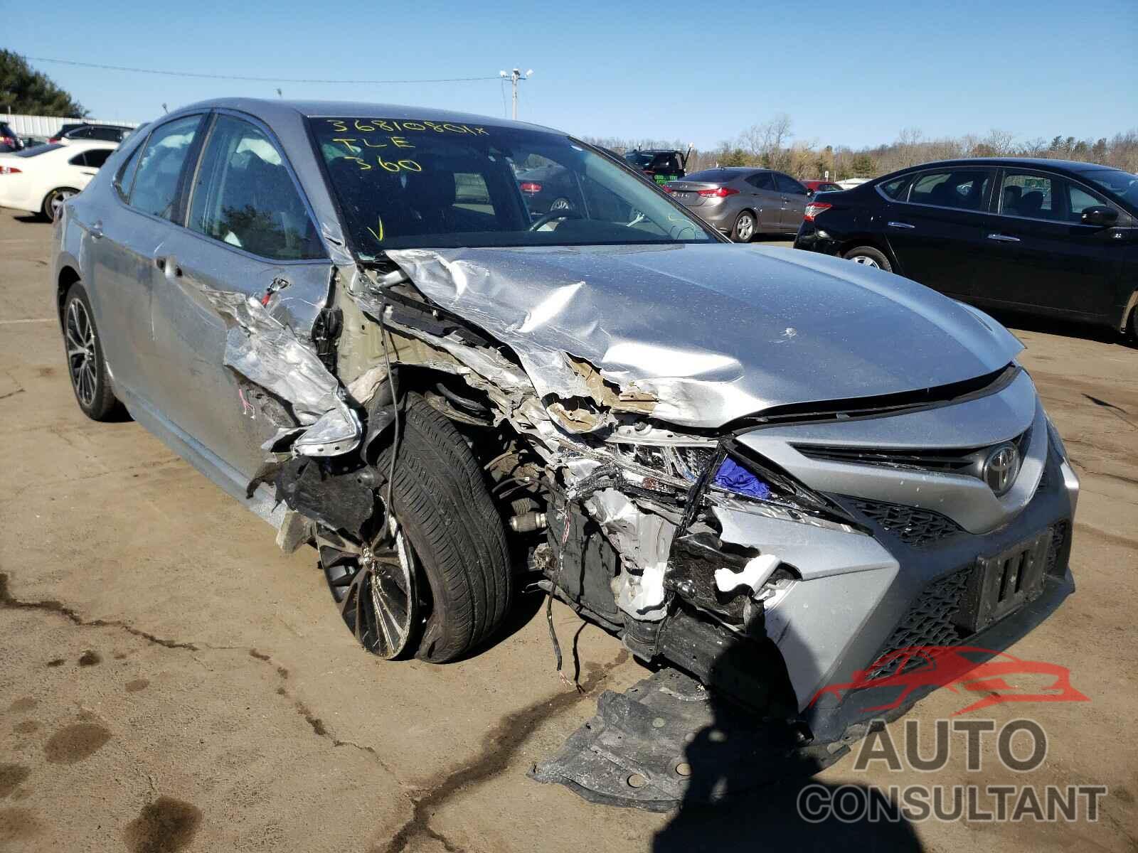 TOYOTA CAMRY 2018 - 4T1B11HK9JU002093