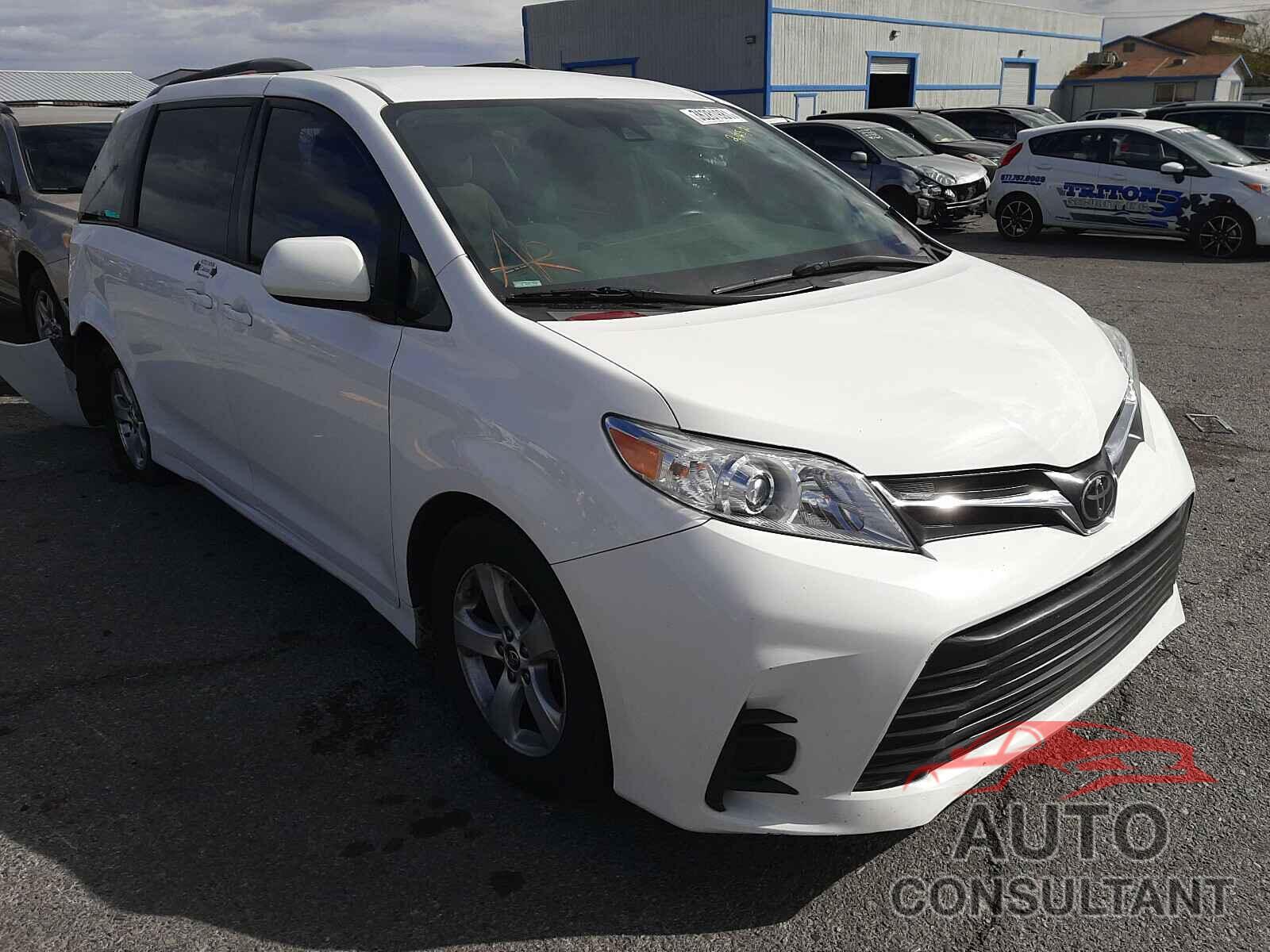 TOYOTA SIENNA 2018 - 5TDKZ3DCXJS942625