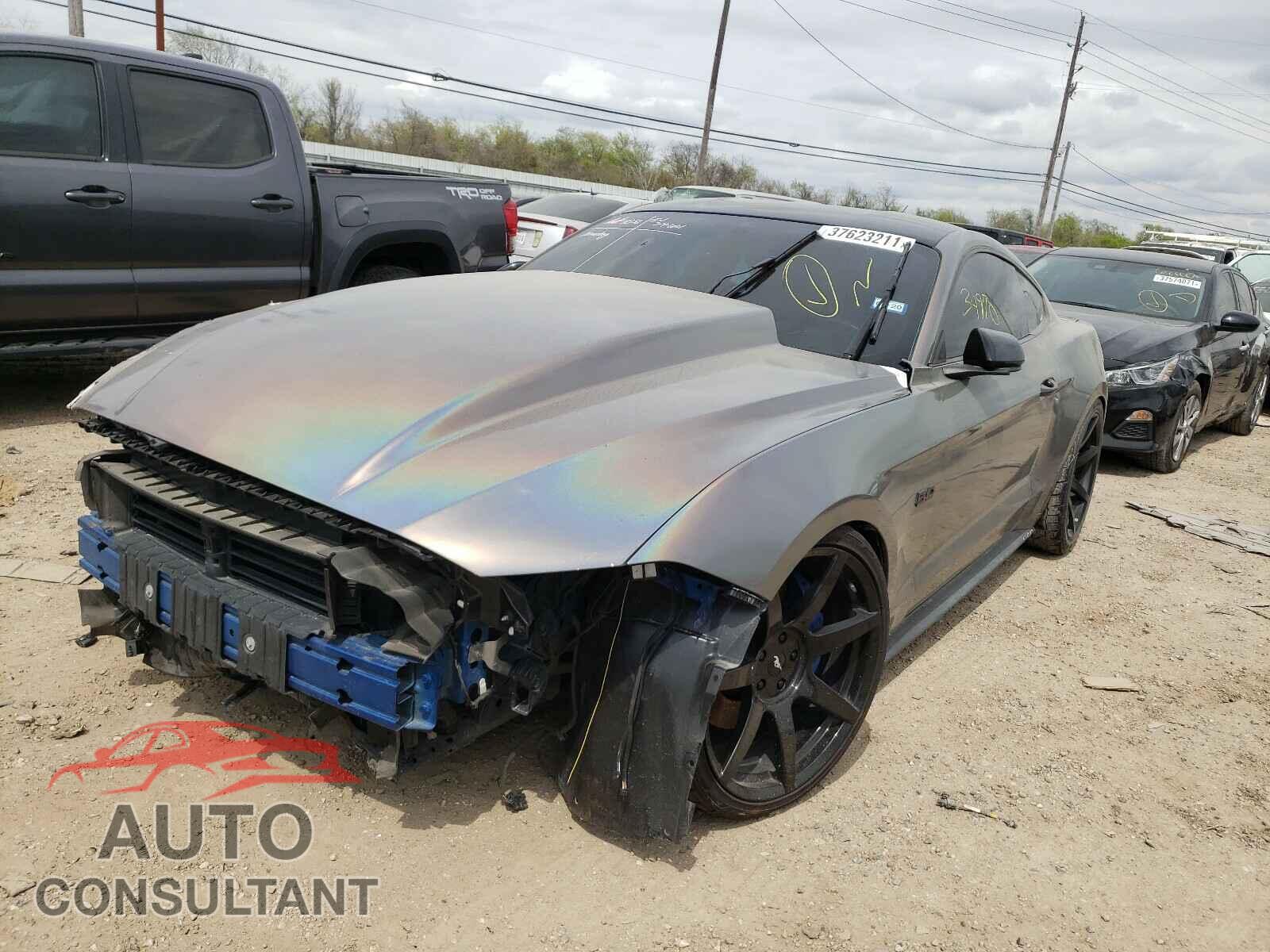 FORD MUSTANG 2018 - 1FA6P8CF7J5175697