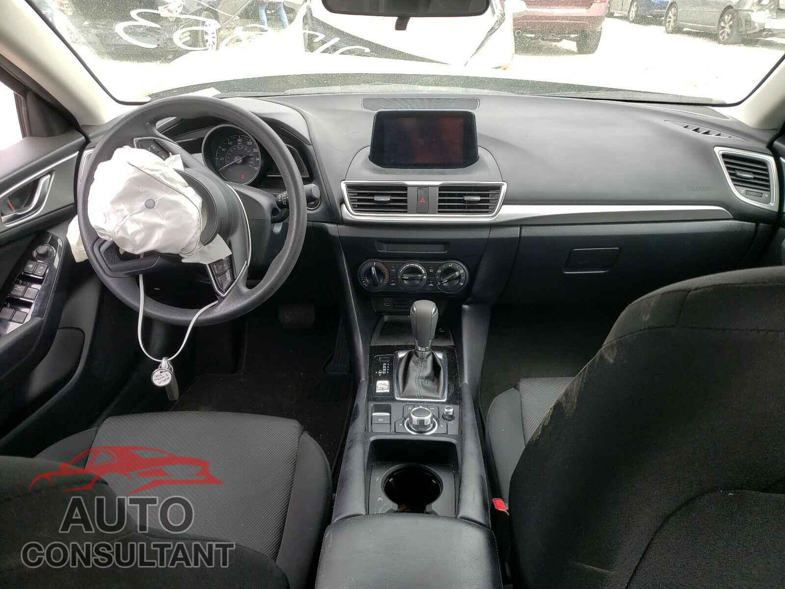 MAZDA 3 2018 - 3MZBN1U73JM217853