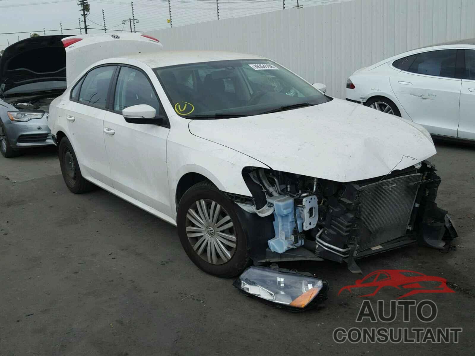 VOLKSWAGEN PASSAT 2015 - 1VWAT7A3XFC085110