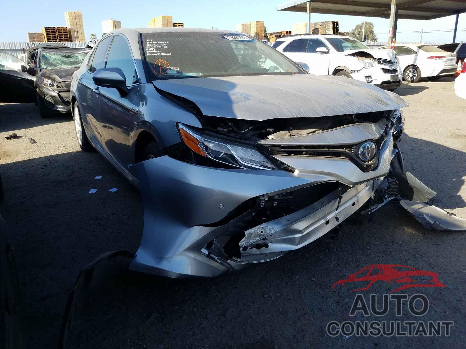 TOYOTA CAMRY 2018 - 4T1B21HK9JU507113