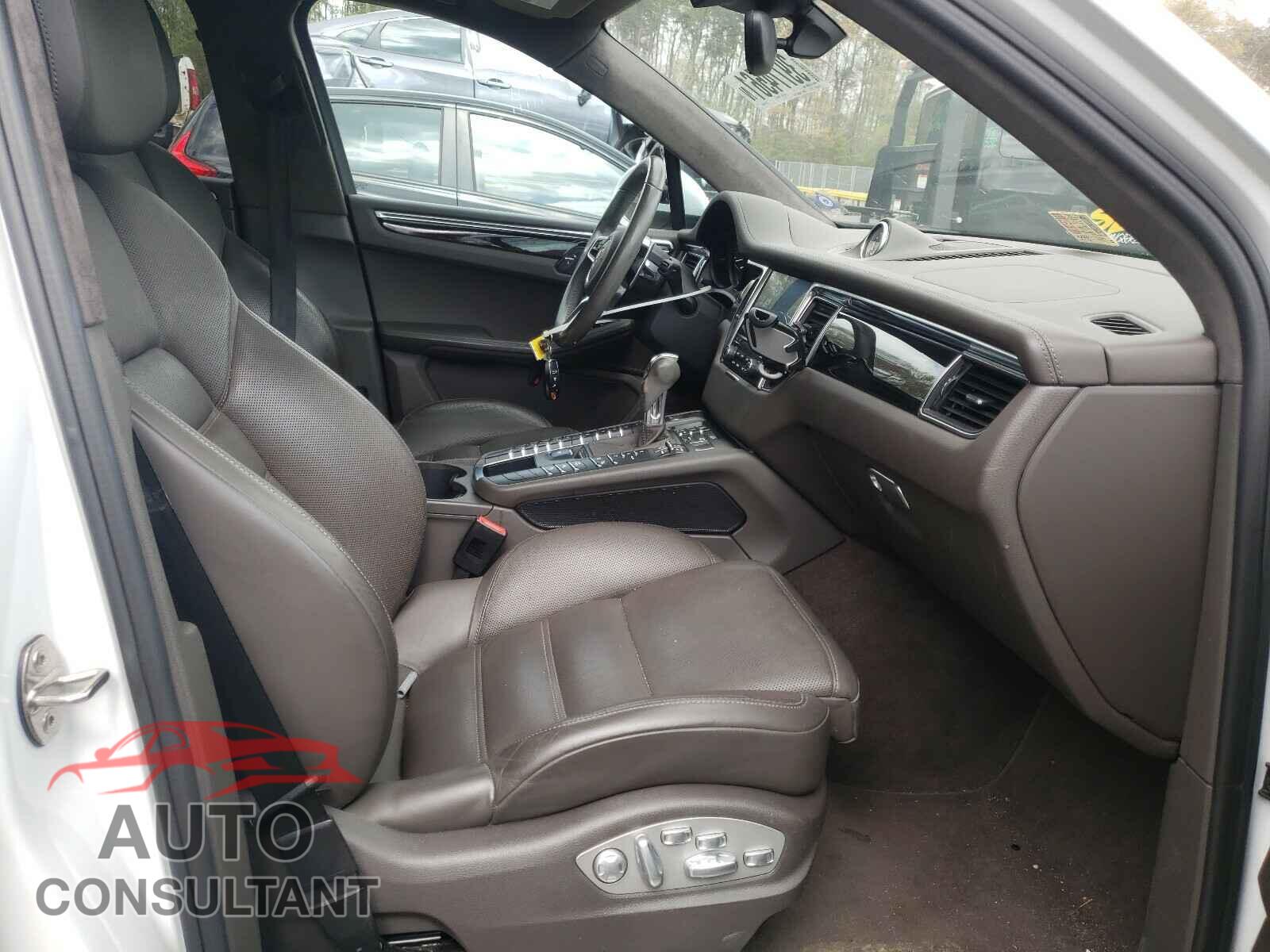 PORSCHE MACAN 2017 - WP1AF2A54HLB60061