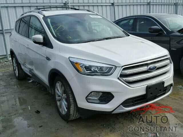 FORD ESCAPE 2017 - 1FMCU9J95HUD32051