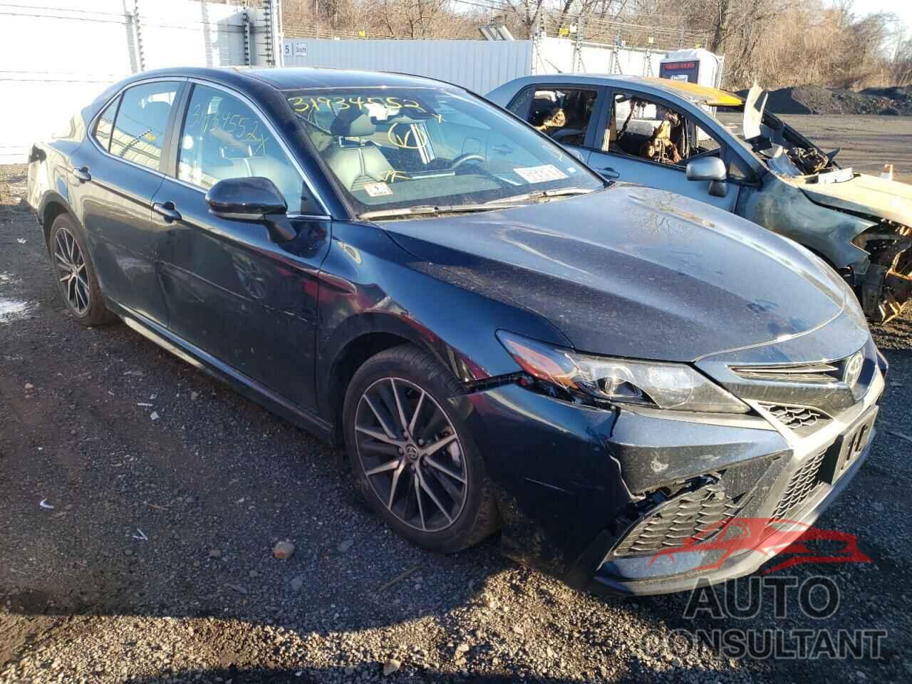 TOYOTA CAMRY 2021 - 4T1G11AK8MU585003
