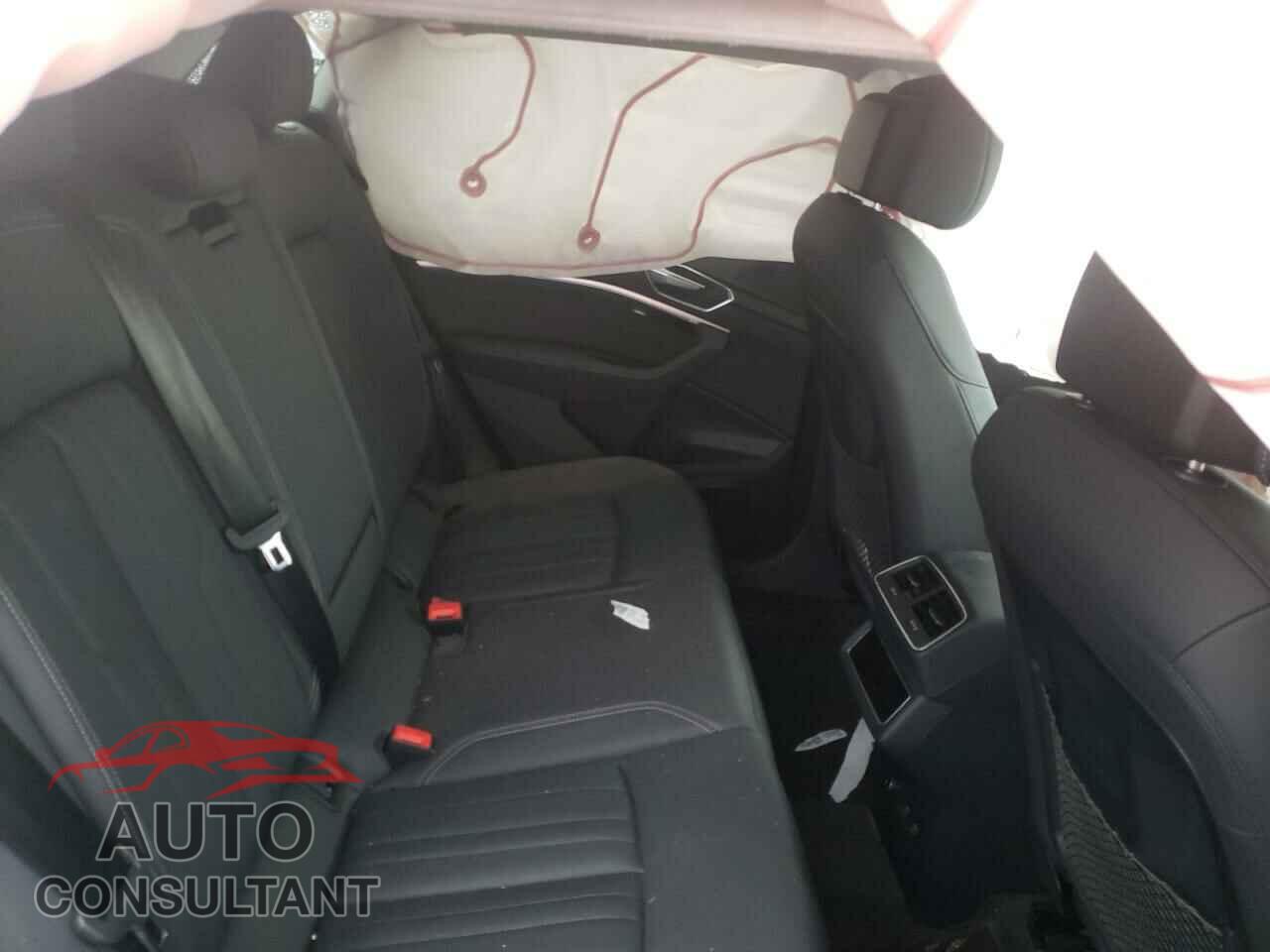 AUDI E-TRON 2021 - WA1LAAGE4MB015932