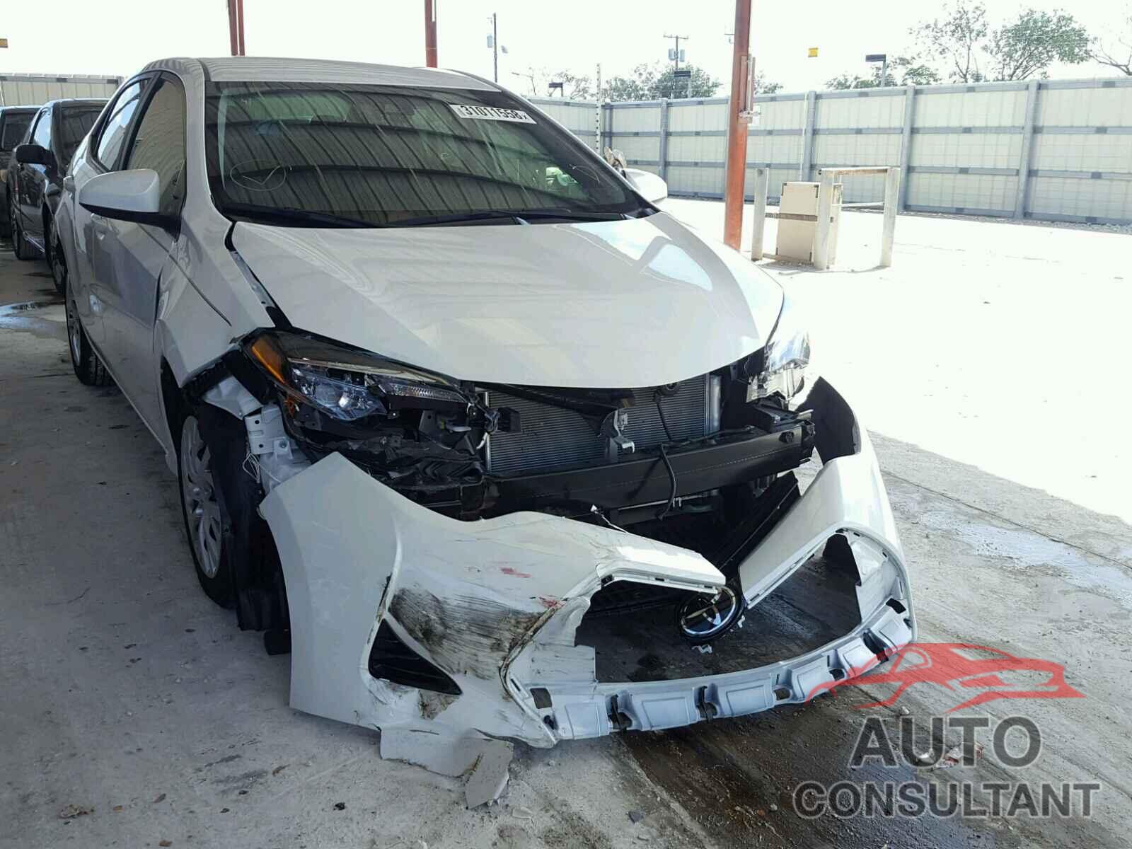 TOYOTA COROLLA 2018 - 5YFBURHE4JP772204