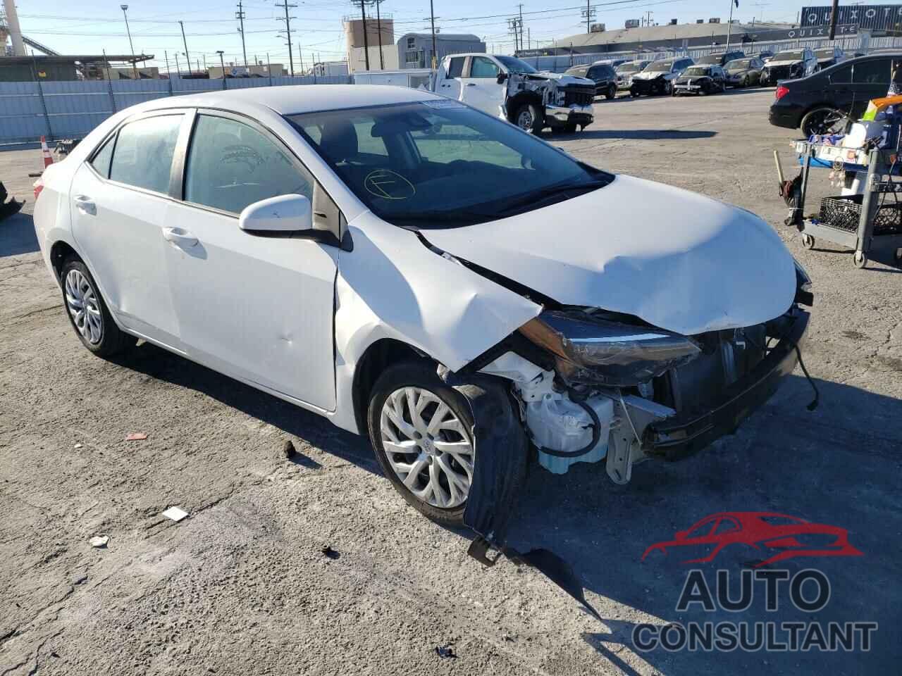 TOYOTA COROLLA 2018 - 5YFBURHE2JP836904