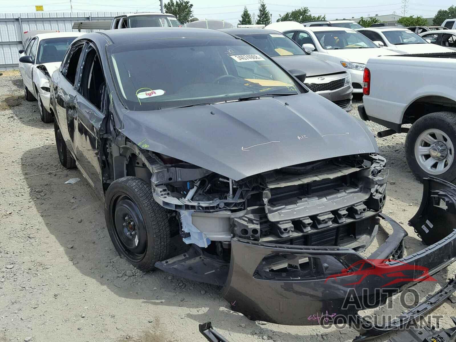 FORD FOCUS 2017 - 1FADP3E25HL255297