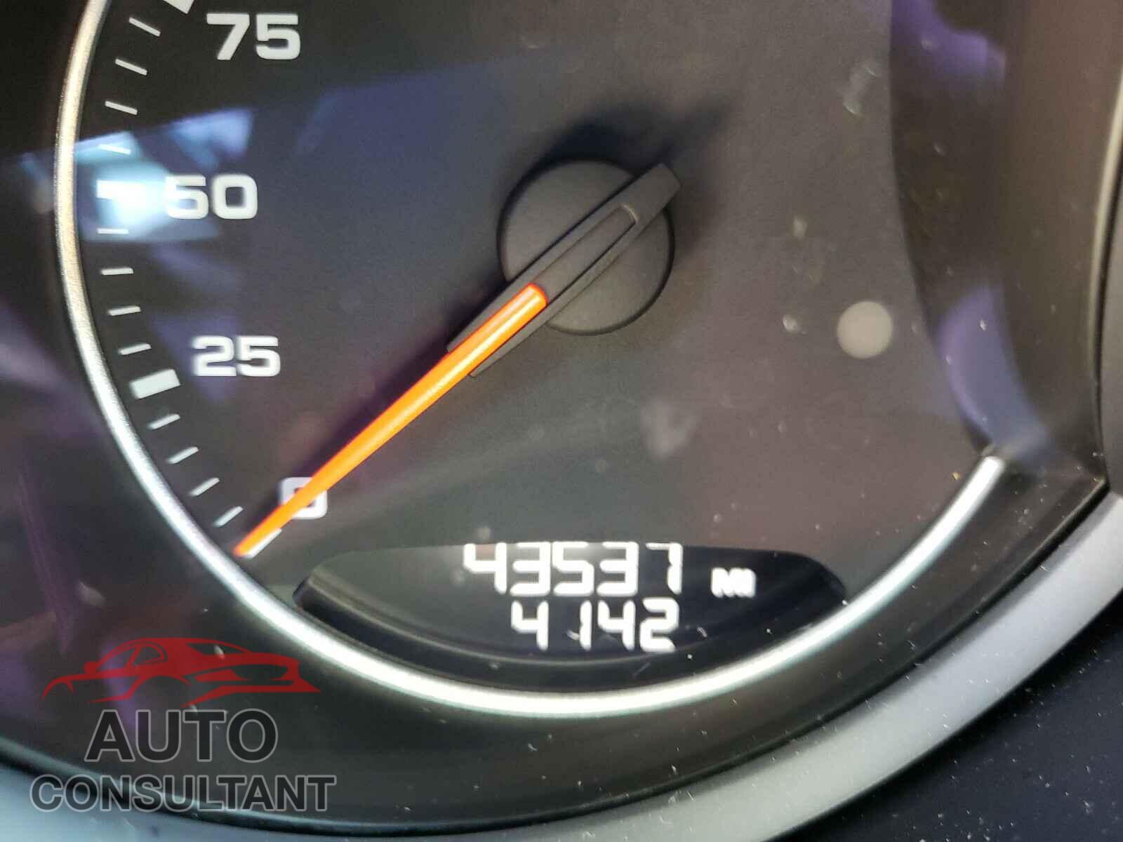 PORSCHE CAYENNE 2016 - WP1AA2A29GKA13145