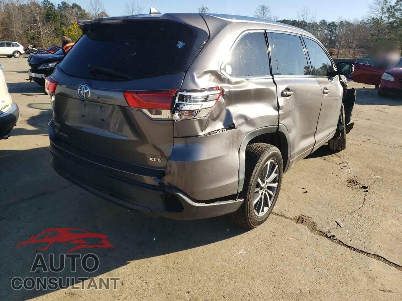 TOYOTA HIGHLANDER 2018 - 5TDKZRFH9JS539585