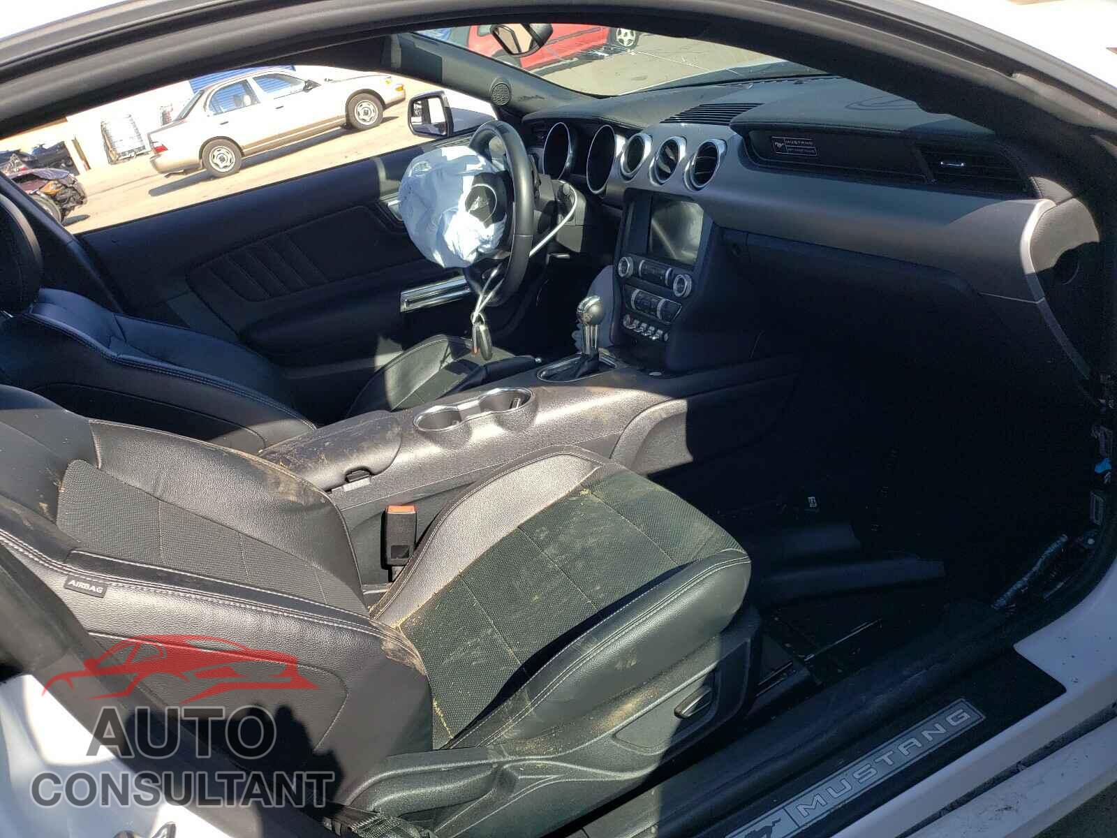 FORD MUSTANG 2020 - 1FA6P8TH3L5120247