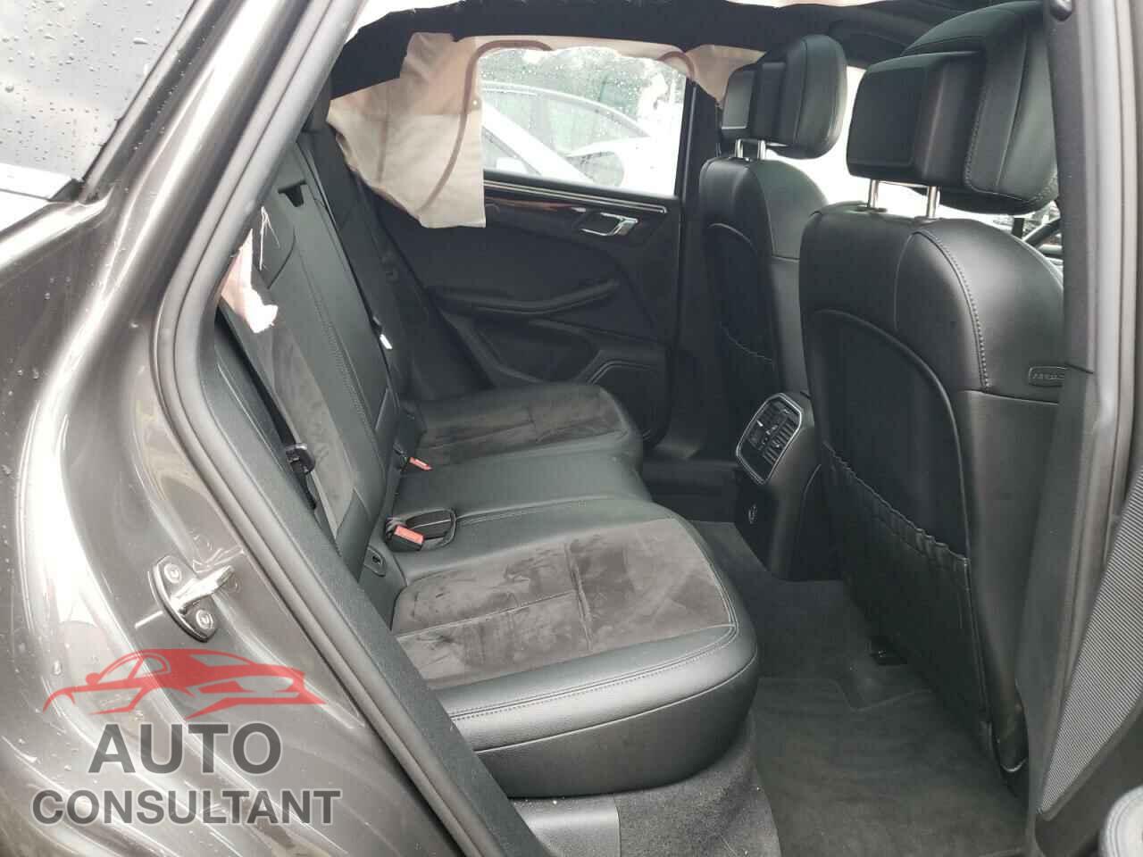 PORSCHE MACAN 2017 - WP1AA2A50HLB08487
