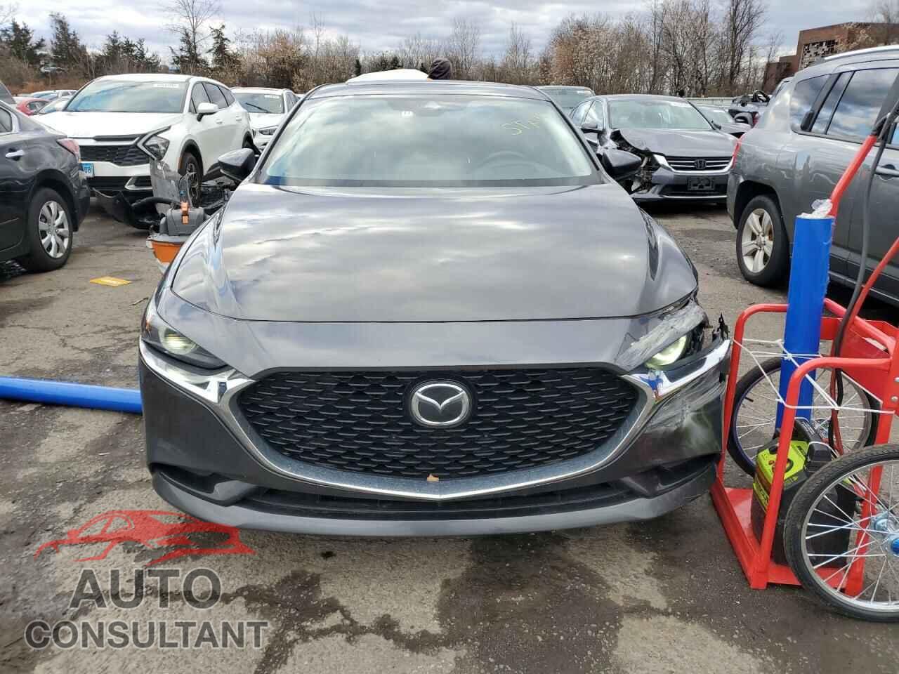 MAZDA 3 2019 - 3MZBPADM9KM101395