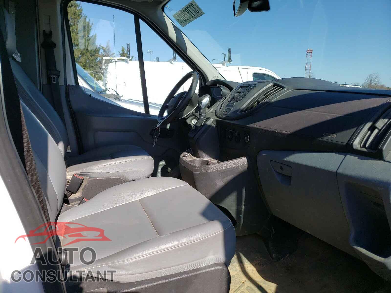 FORD TRANSIT CO 2018 - 1FTYR2CM4JKB28119