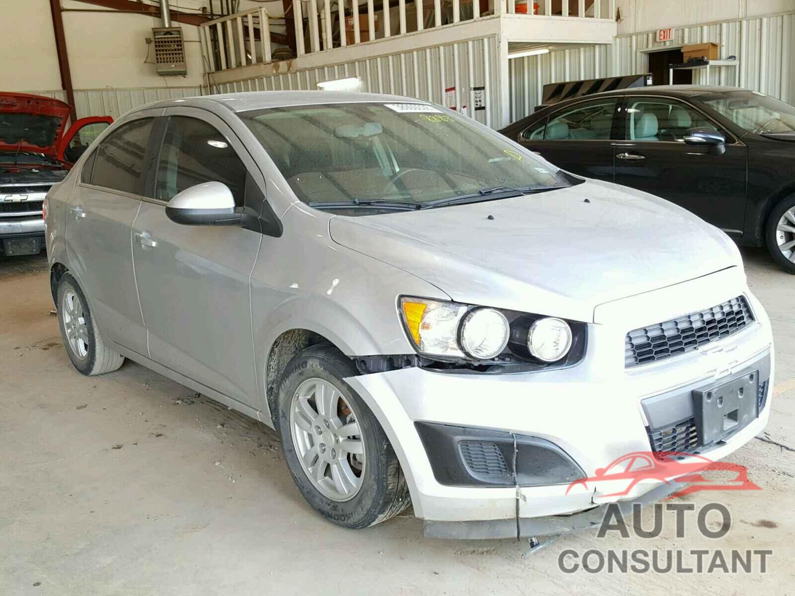 CHEVROLET SONIC 2015 - 1G1JC5SG1F4108883