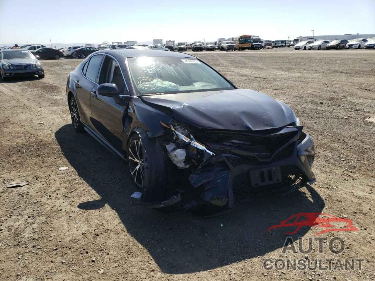 TOYOTA CAMRY 2018 - 4T1B11HK8JU573204