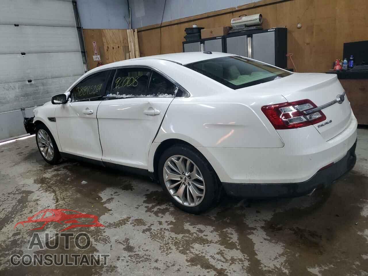 FORD TAURUS 2018 - 1FAHP2F82JG130240