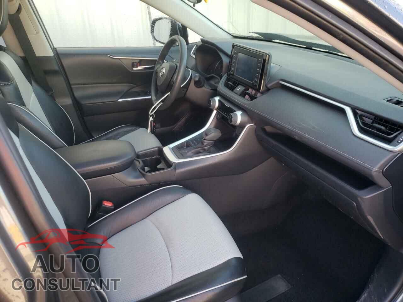 TOYOTA RAV4 2019 - JTMP1RFV3KD504833
