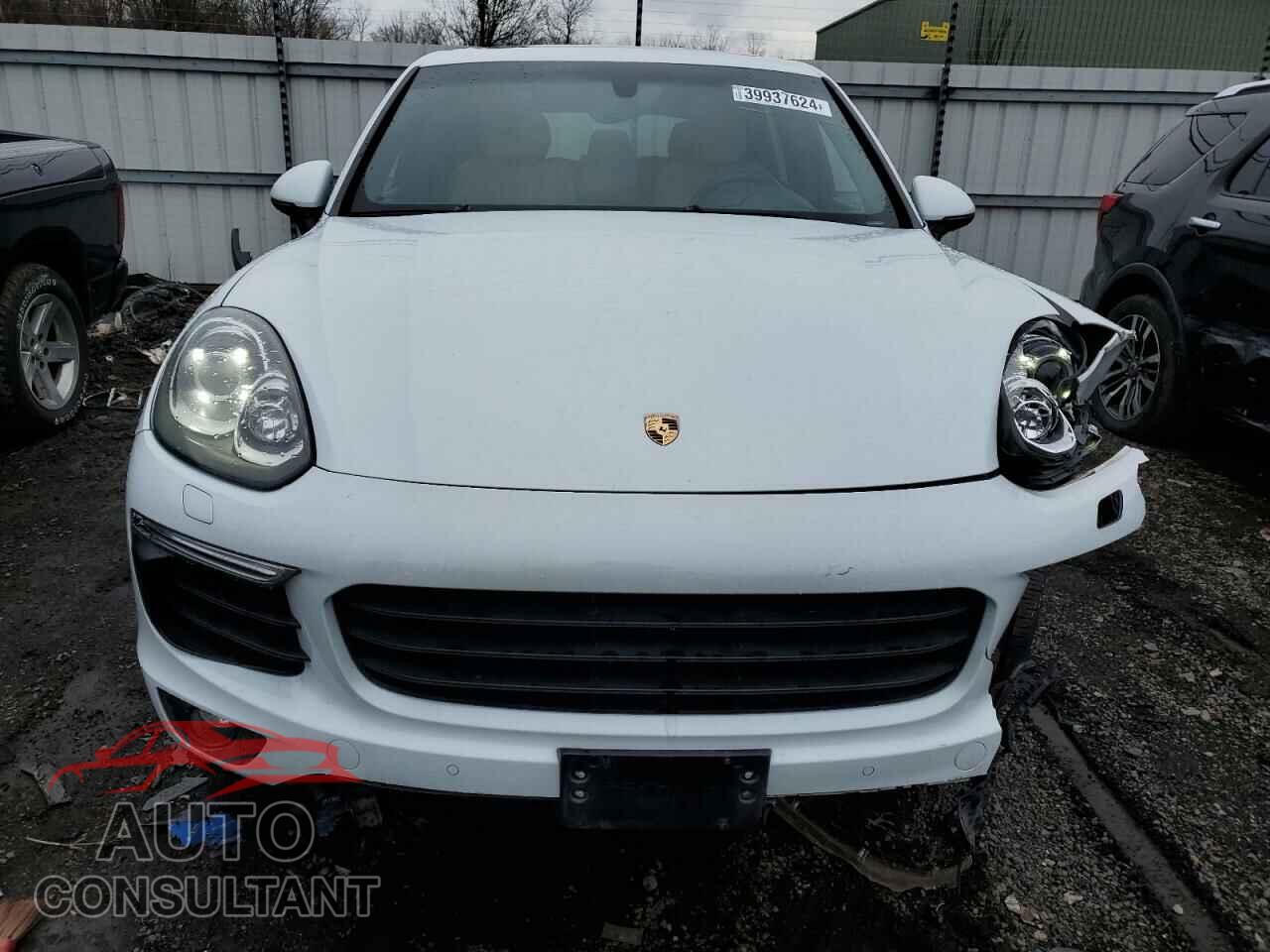 PORSCHE CAYENNE 2018 - WP1AA2A20JKA05944