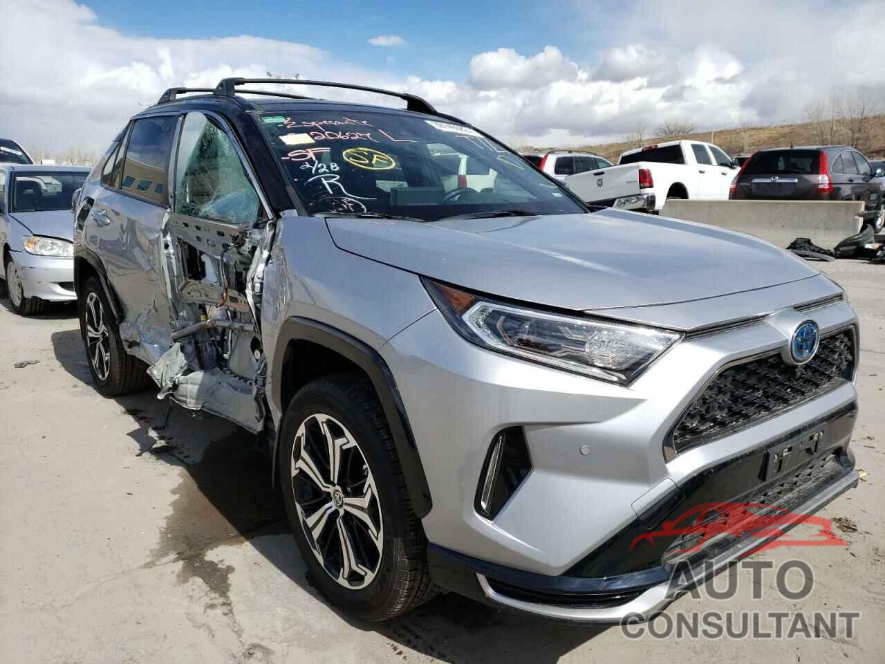 TOYOTA RAV4 2021 - JTMFB3FV7MD018146