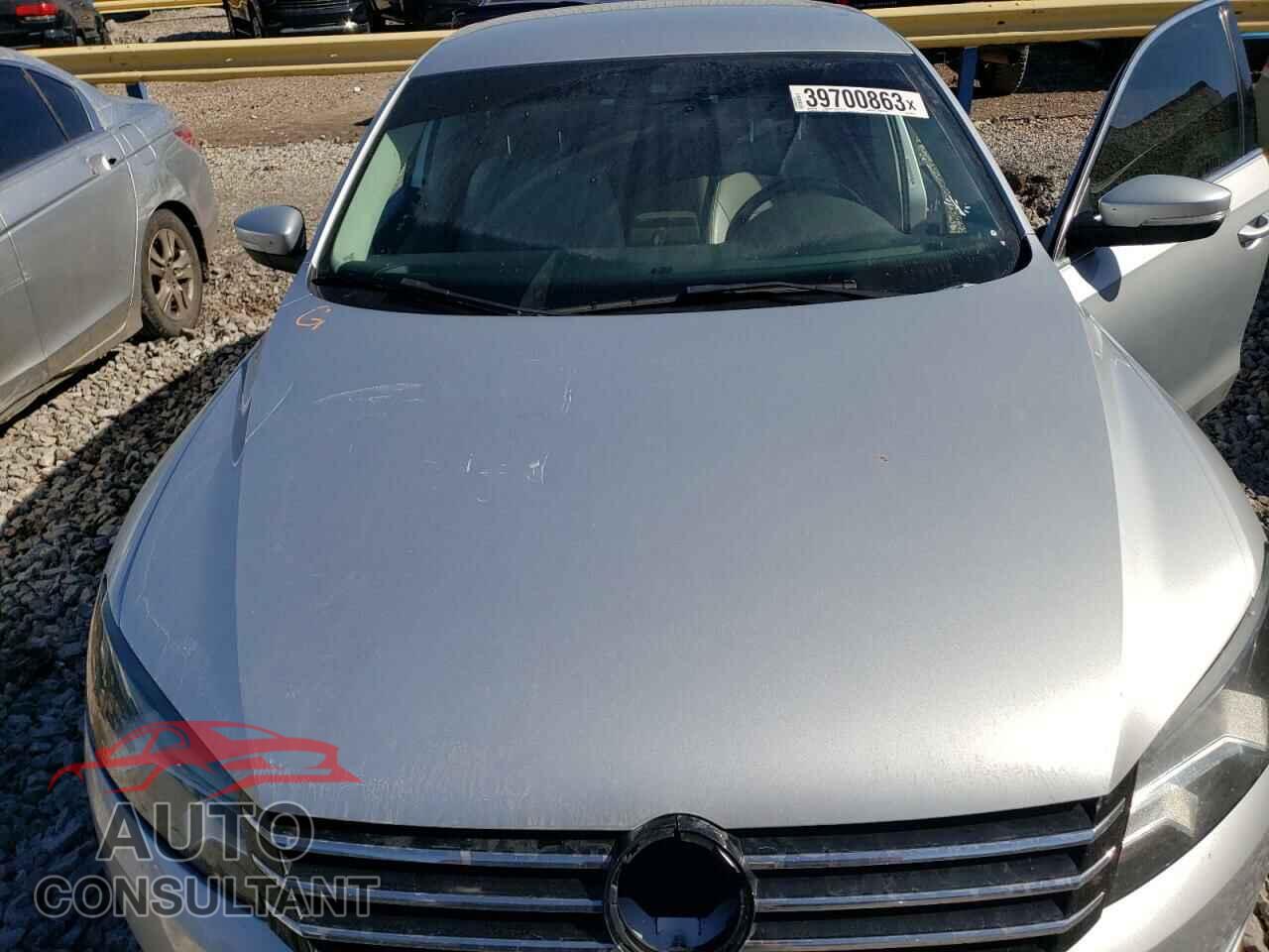 VOLKSWAGEN PASSAT 2015 - 1VWBT7A38FC092416