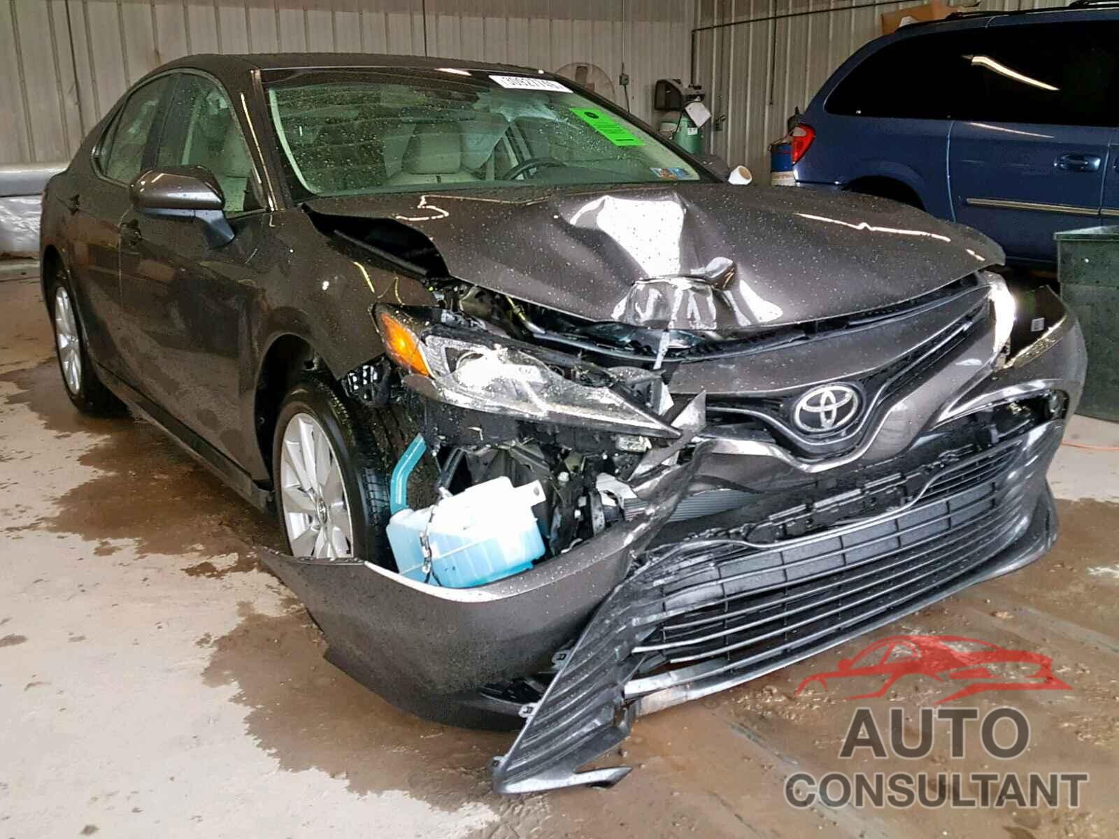 TOYOTA CAMRY 2018 - 4T1B11HK9JU676891