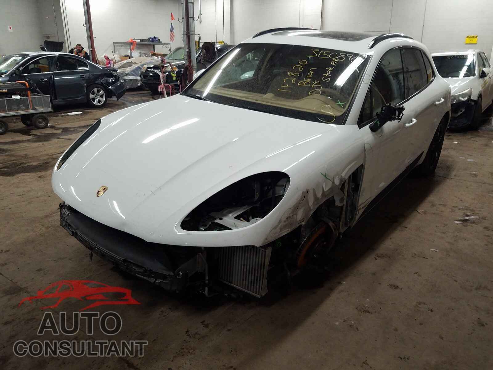 PORSCHE MACAN 2016 - WP1AB2A58GLB40180
