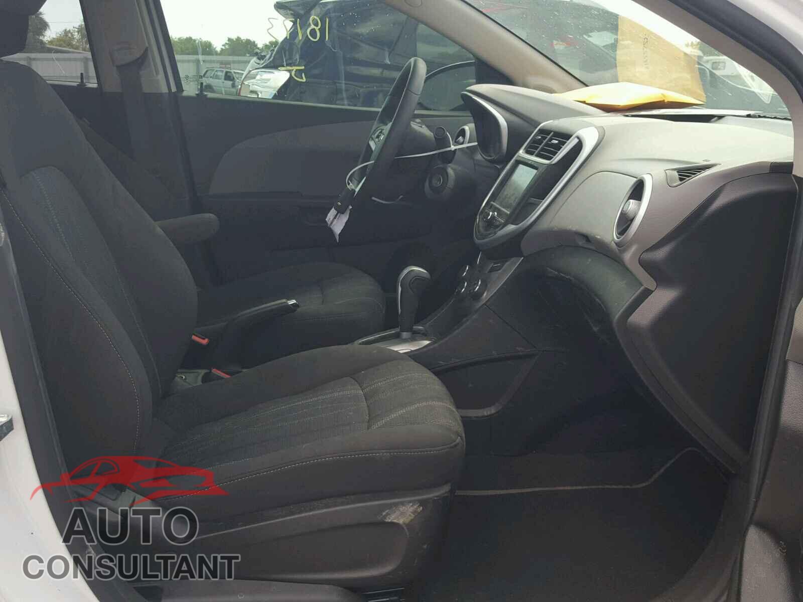 CHEVROLET SONIC 2017 - 1G1JD5SH2H4112711