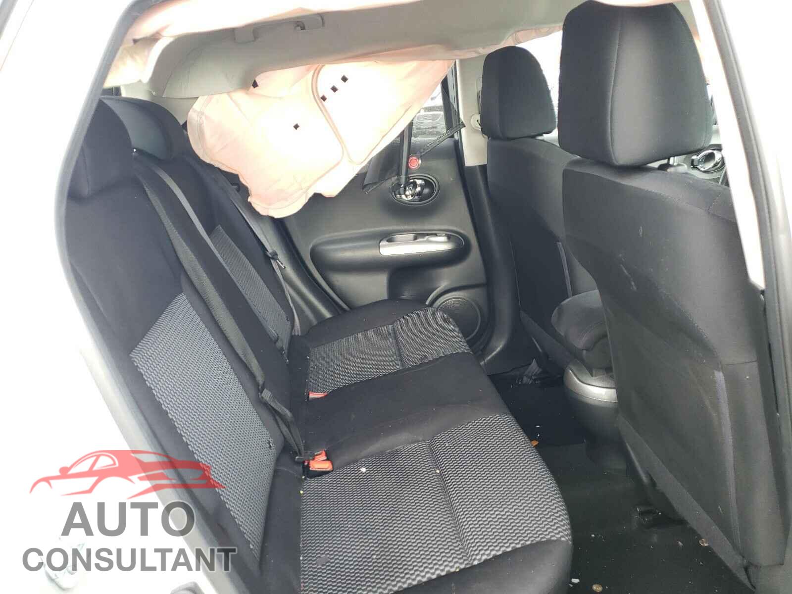 NISSAN JUKE 2017 - JN8AF5MR0HT700558