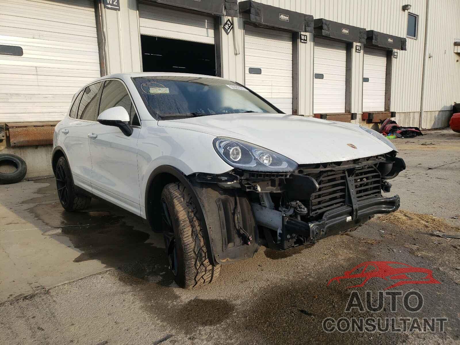 PORSCHE CAYENNE 2016 - WP1AA2A22GKA10720