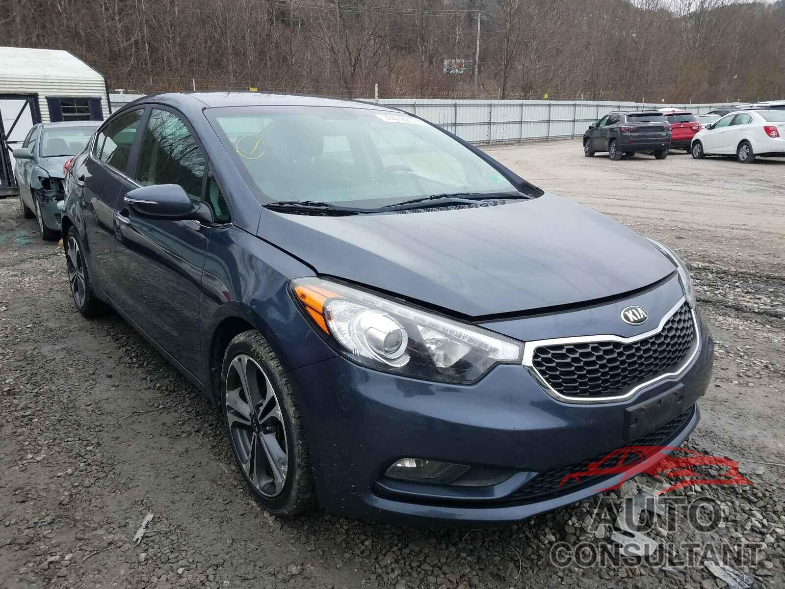 KIA FORTE 2016 - KNAFX4A86G5483537