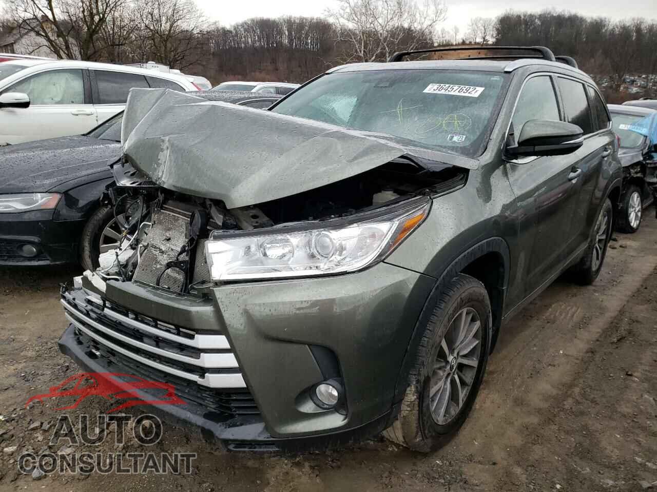 TOYOTA HIGHLANDER 2018 - 5TDJZRFH2JS865773