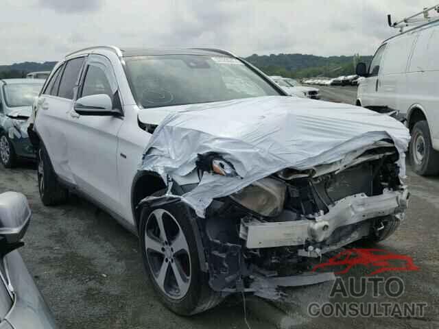 MERCEDES-BENZ GLC300 2016 - WDC0G4KB3GF045890
