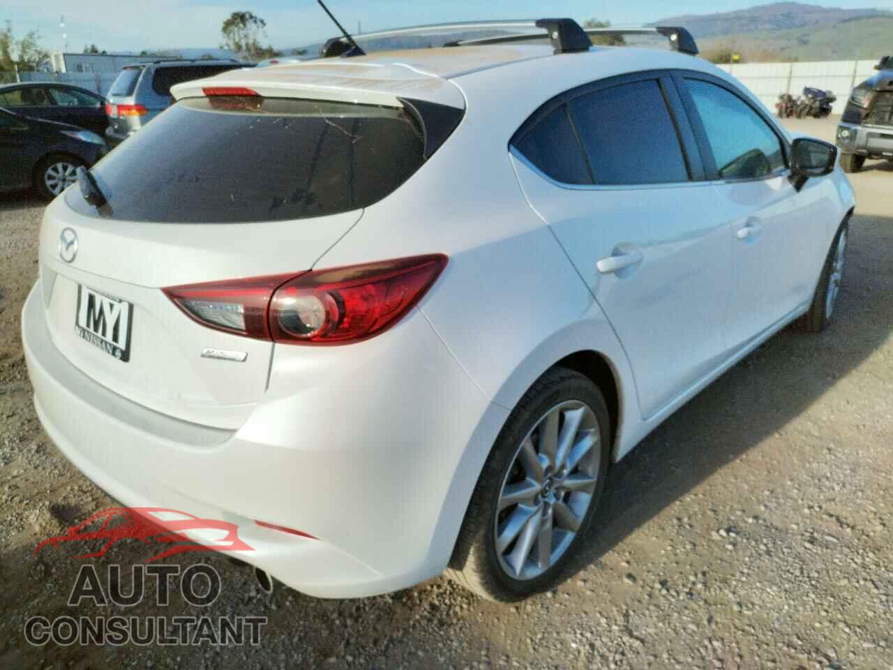 MAZDA 3 2017 - 3MZBN1L34HM134991
