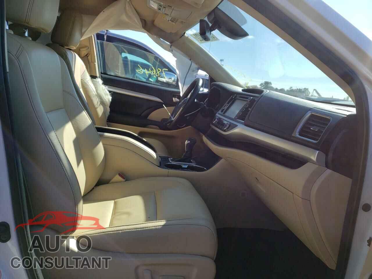 TOYOTA HIGHLANDER 2018 - 5TDJZRFH2JS876076