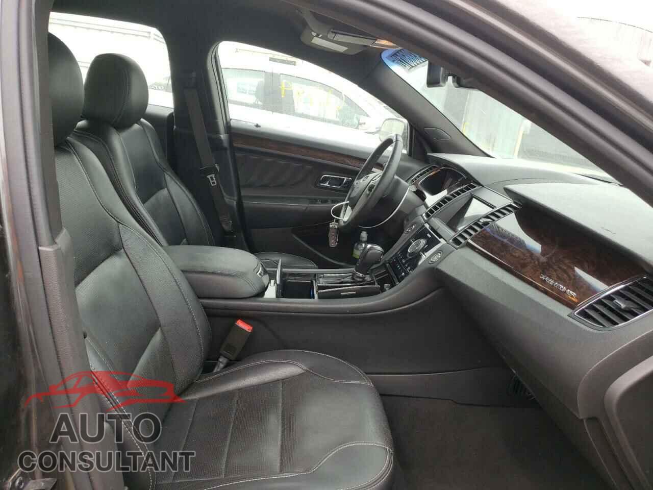 FORD TAURUS 2019 - 1FAHP2F82KG106702