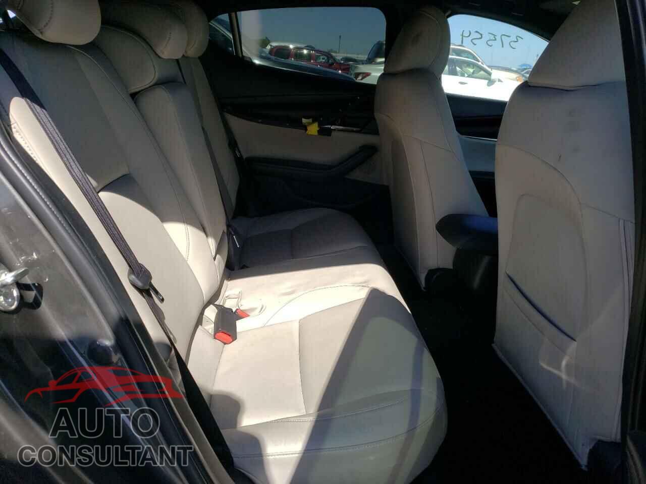 MAZDA 3 2019 - JM1BPBJM2K1124561