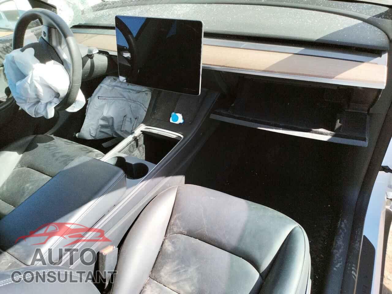 TESLA MODEL Y 2022 - 7SAYGDEF4NF390177
