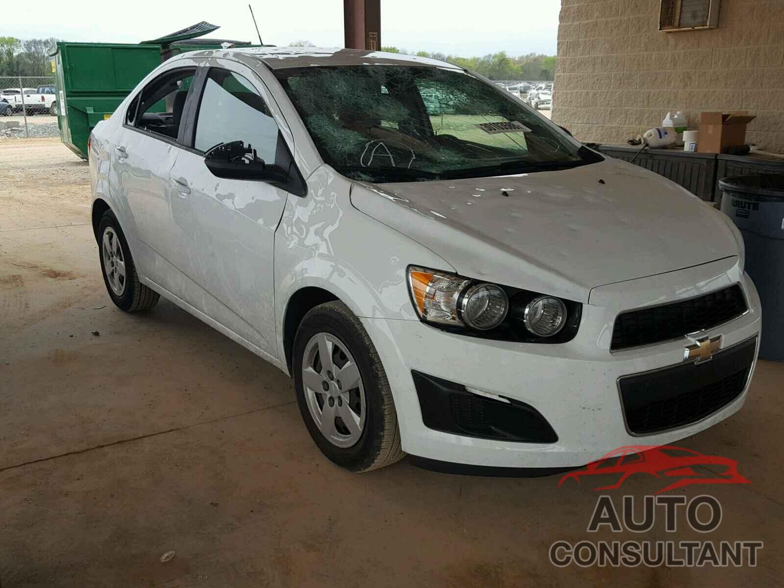 CHEVROLET SONIC 2015 - 1G1JA5SH3F4133895