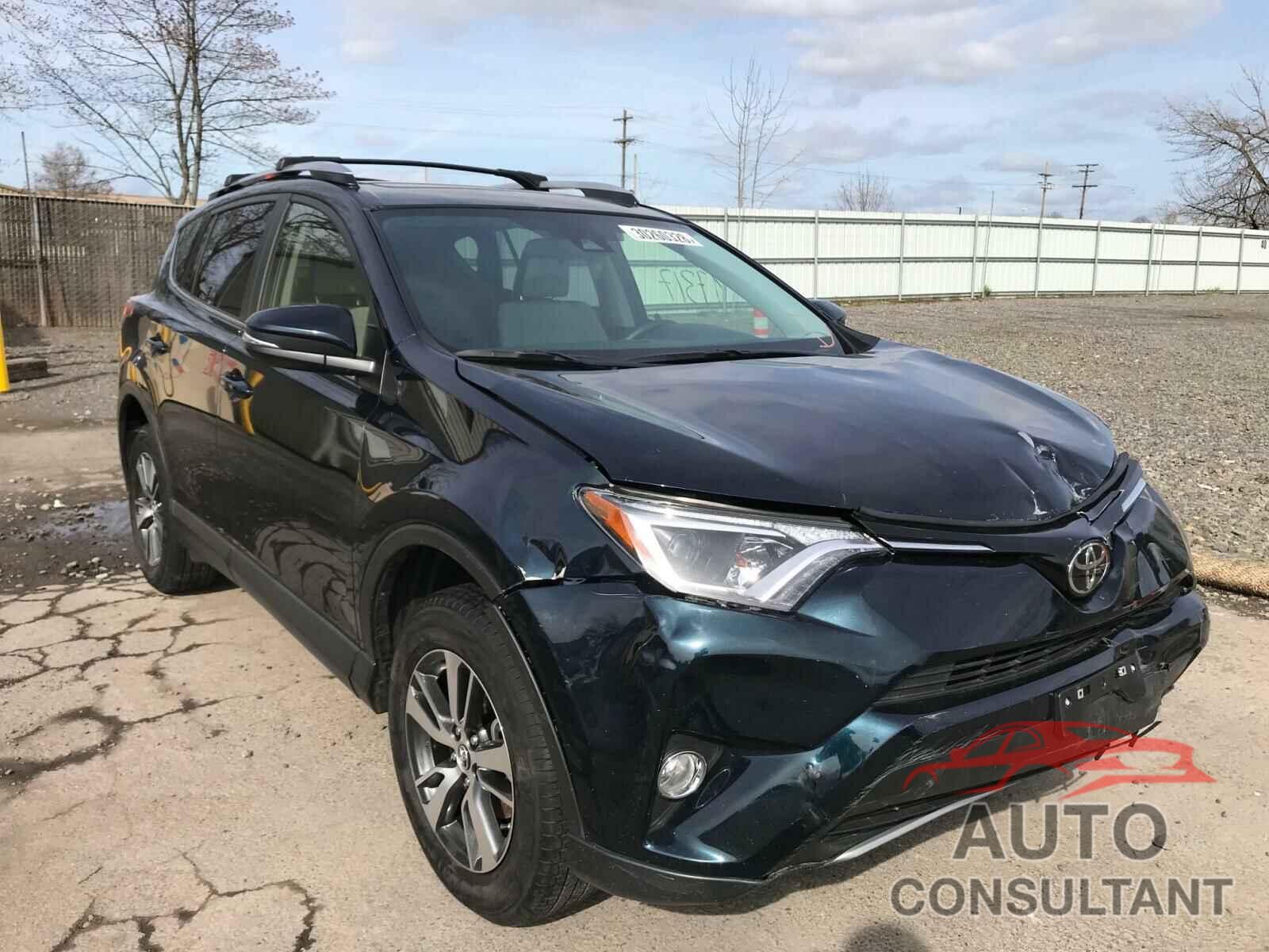 TOYOTA RAV4 2017 - JTMRFREVXHD203724