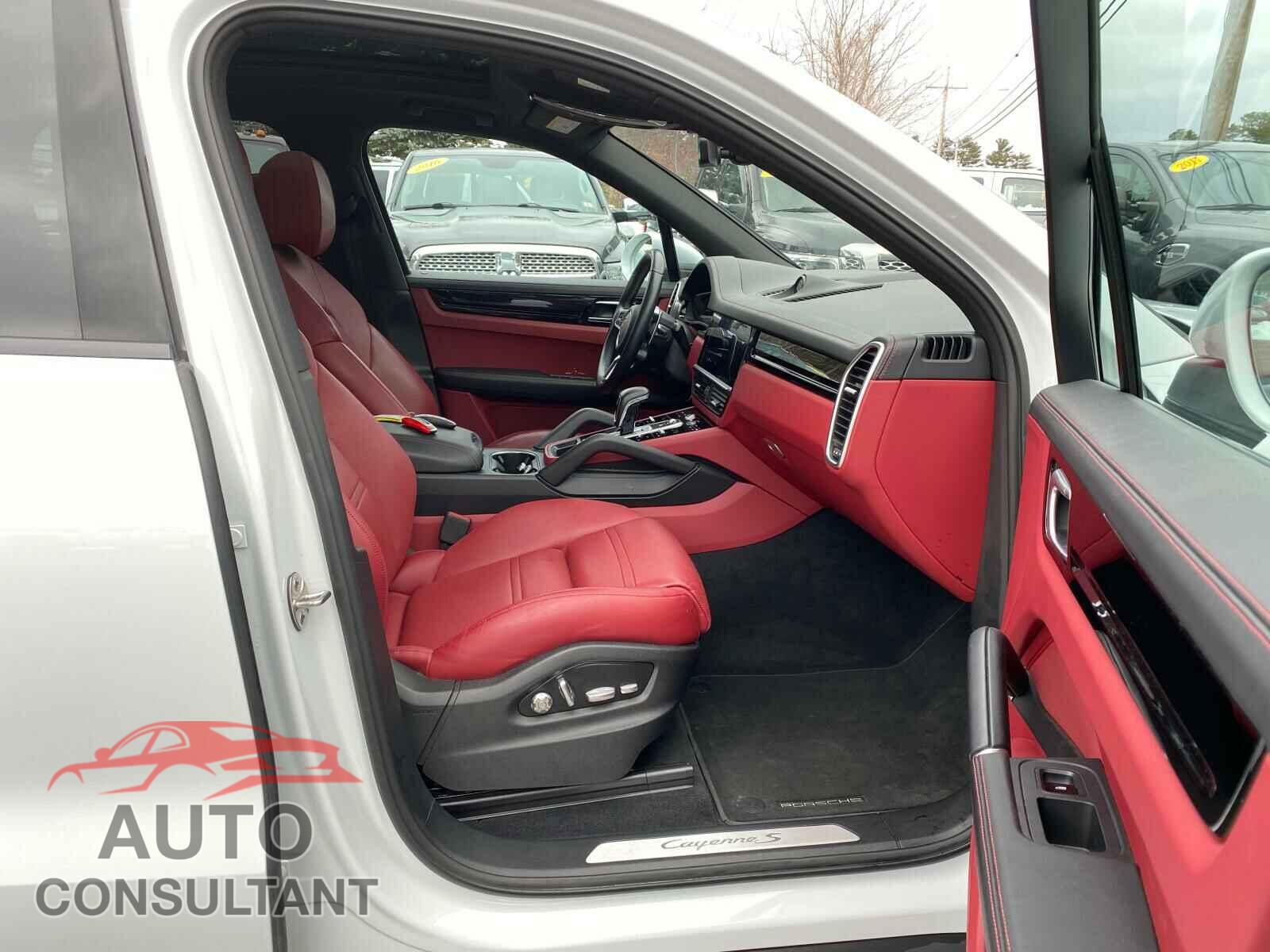 PORSCHE CAYENNE 2019 - WP1AB2AY1KDA61429