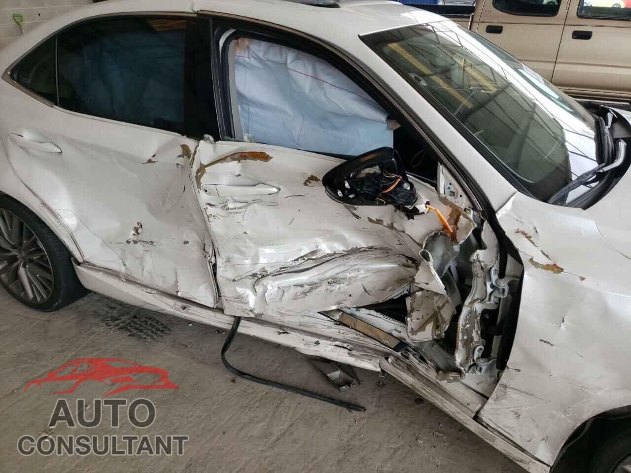 LEXUS IS 2016 - JTHBA1D28G5021505