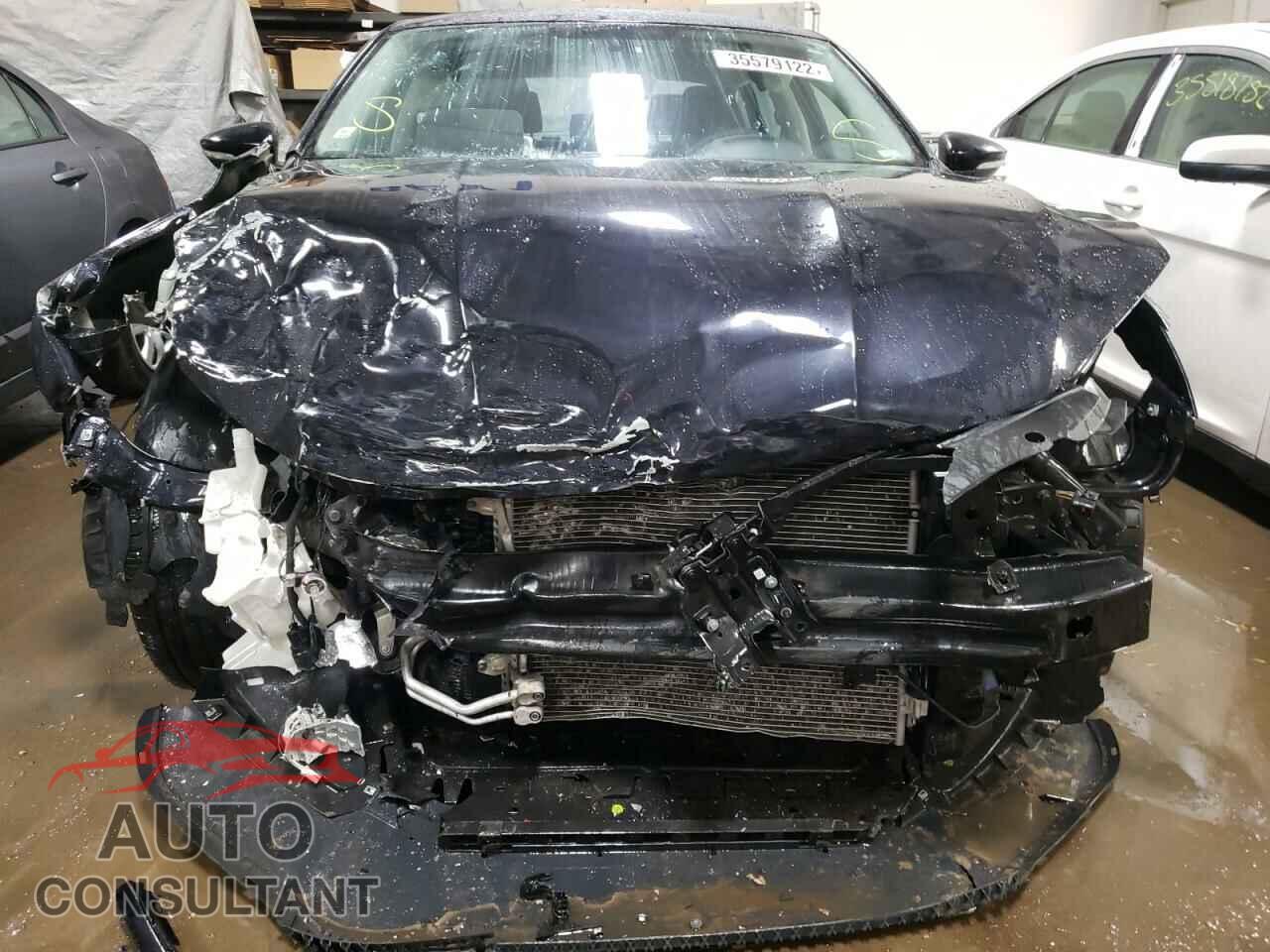 VOLKSWAGEN PASSAT 2017 - 1VWAT7A3XHC067208