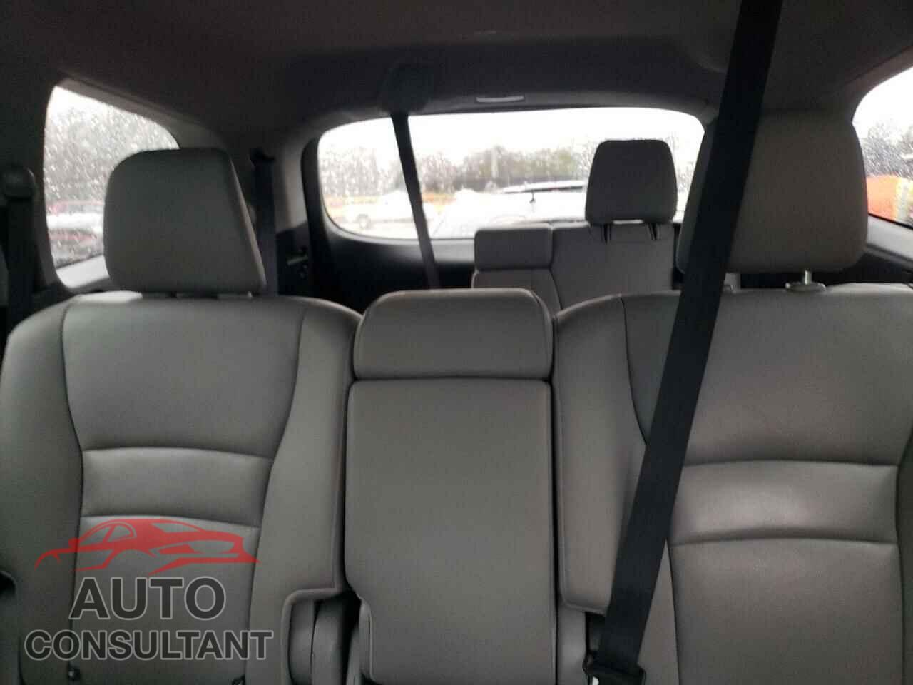 HONDA PILOT 2017 - 5FNYF5H98HB024089