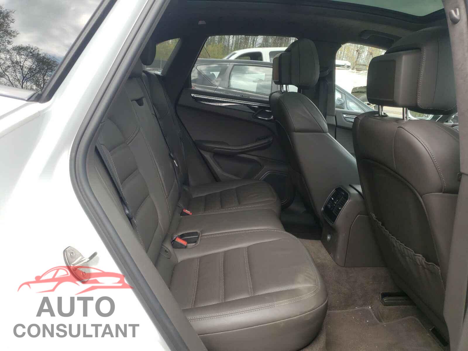 PORSCHE MACAN 2017 - WP1AF2A54HLB60061