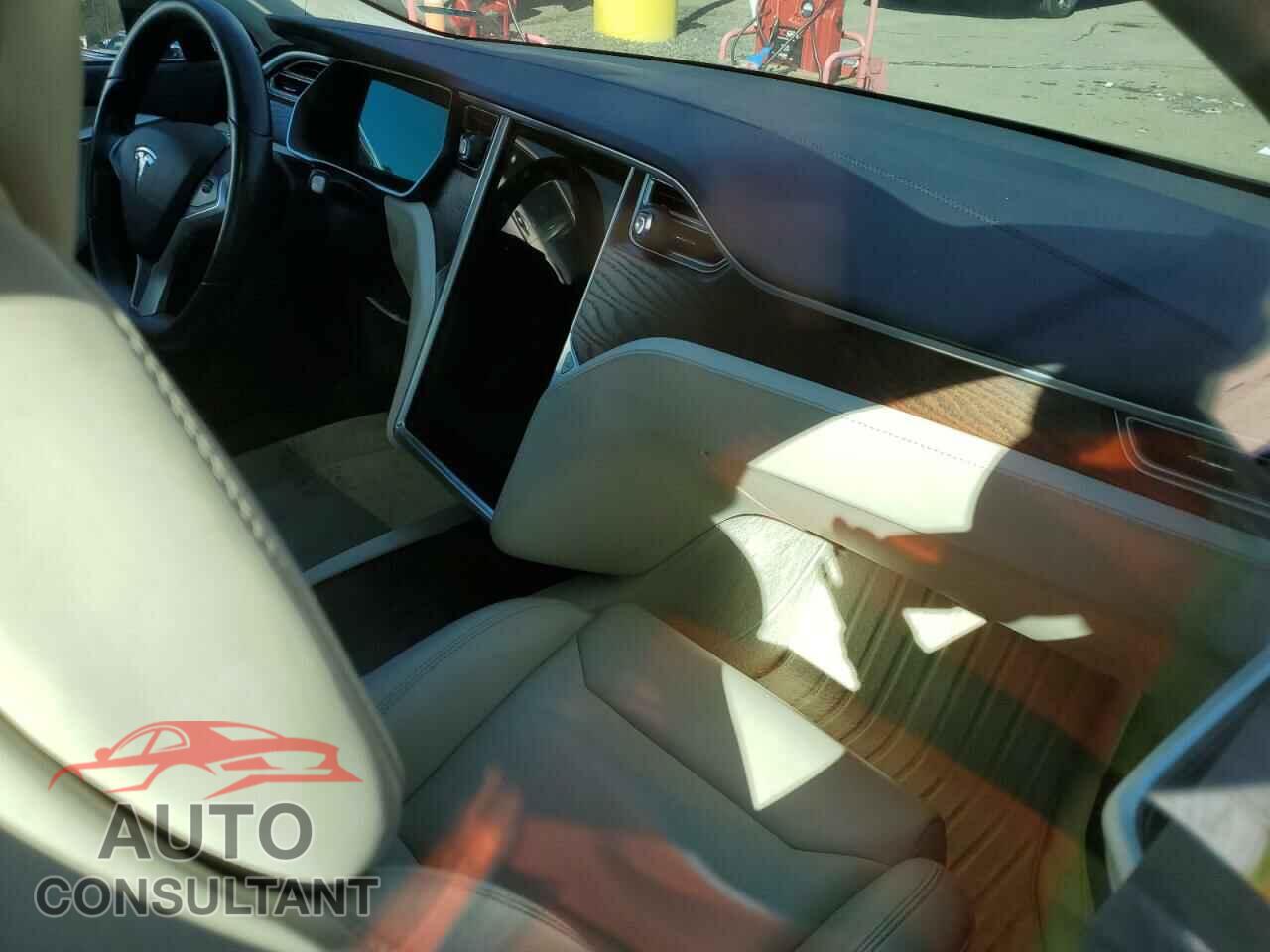 TESLA MODEL S 2018 - 5YJSA1E20JF246331
